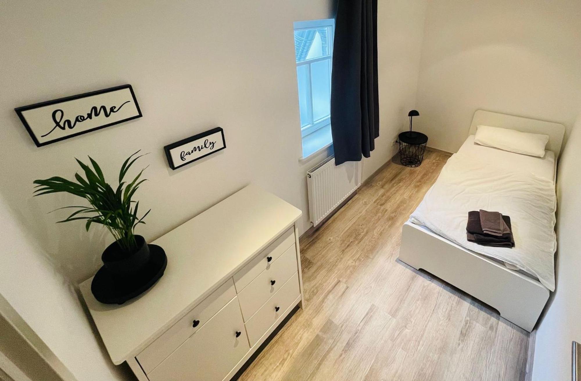 Apartment - - Moeblierte