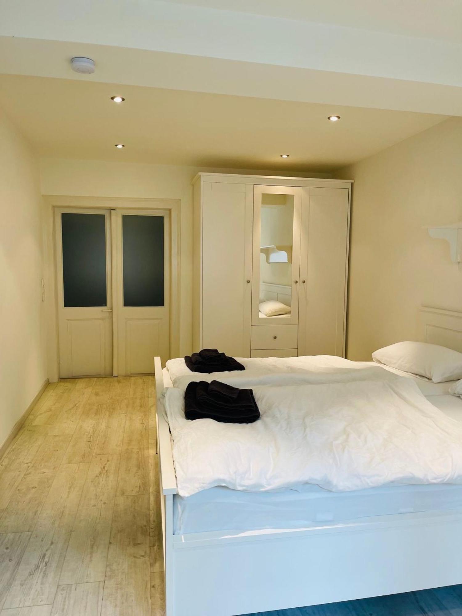 Apartment - - Moeblierte *